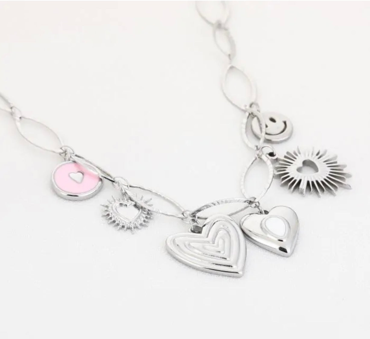 Madelief necklace