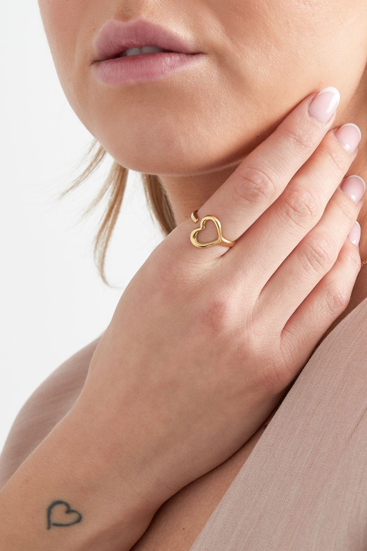 Nora heart ring