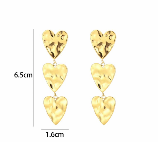 Triple hartjes oorbellen