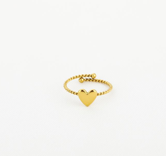 Twist heart ring