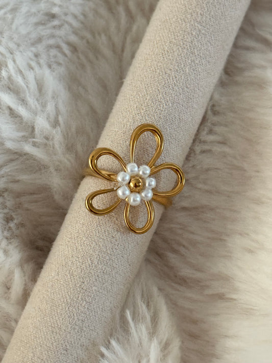 White flower ring