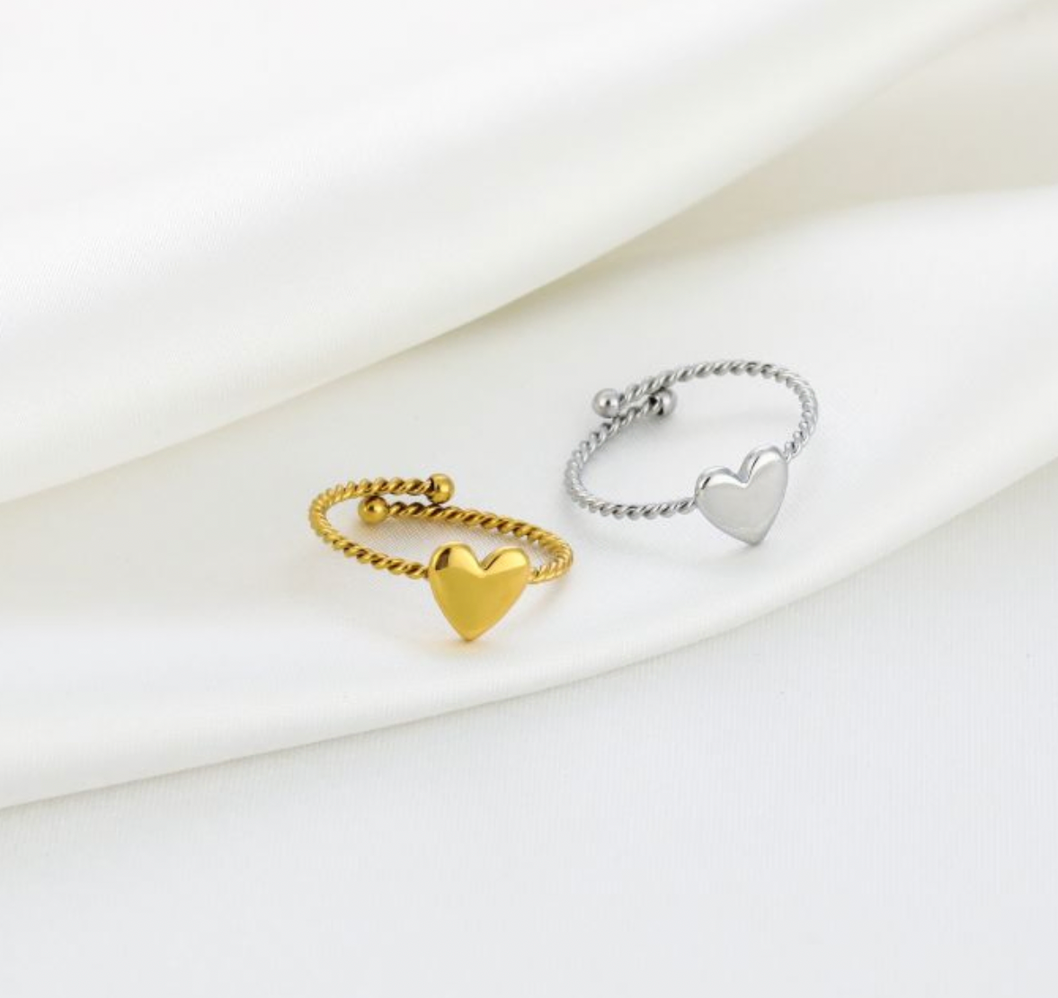 Twist heart ring